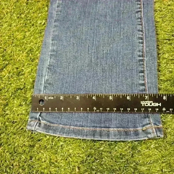 L.L. Bean Women's Classic Fit Bootcut Jeans Size 12MT Medium Wash High Rise - Picture 5 of 8